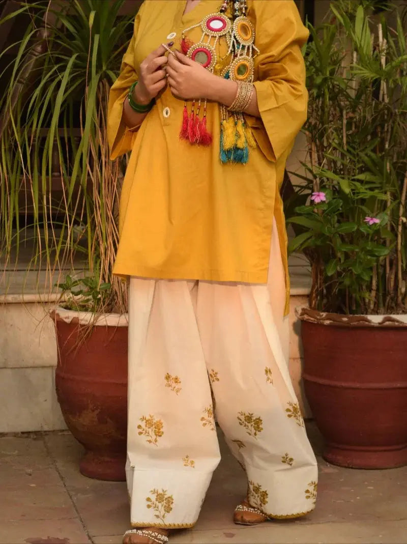 Motia | 2 Piece - Printed Suit Zebaaish