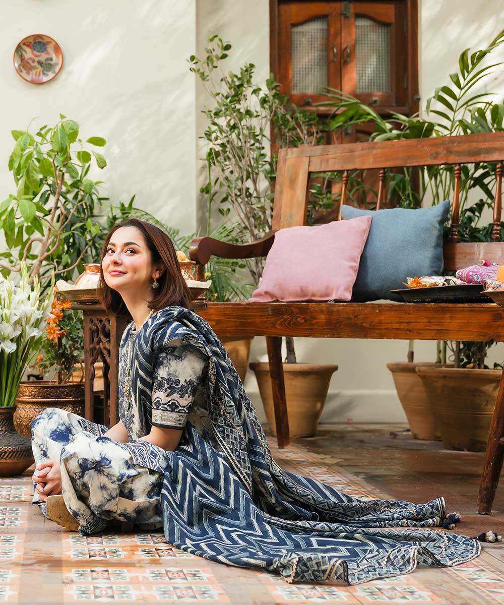Nayaab | 3-piece printed suit
