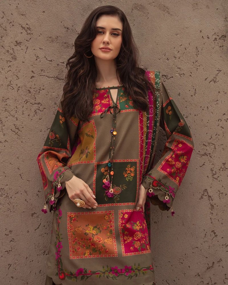 Gull Zabi | 2-Piece printed suit Zebaaish